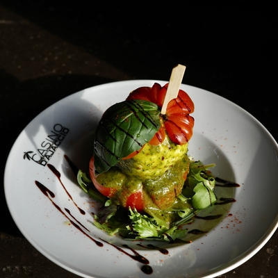 Tomate Burrata et pesto de noisettes maison image