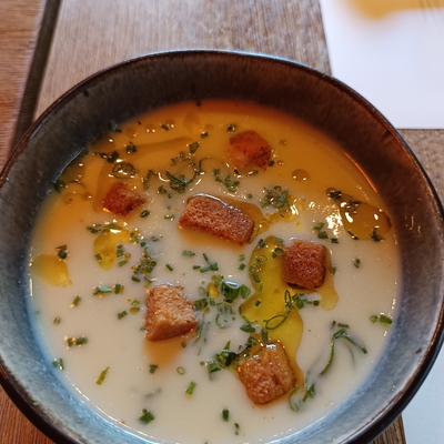 Gaspacho de concombre, feta image