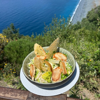 Cesare Cardini Salade / Sucrine / Oeuf / Parmesan & Suprême de Poulet image