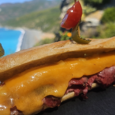 Pastrami NYC / Boeuf / Cheddar / Pain au Levain image
