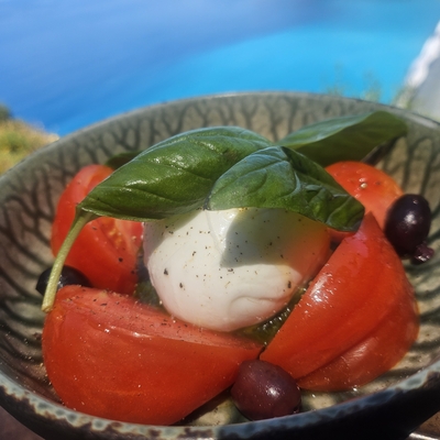 Napolitaine Tomate / Bufala / Basilic / Olive image