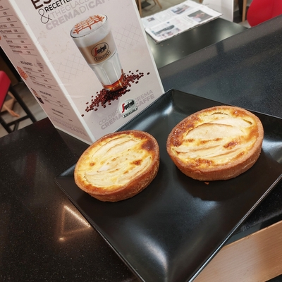 Tarte aux pommes normande image