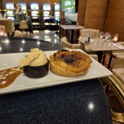 Tarte tatin image