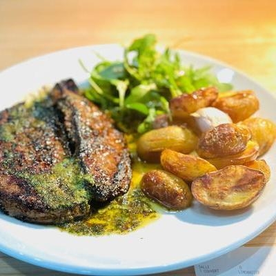 Foie de veau en persillade,pomme de terre grenaille fondantes image