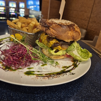 Classique cheeseburger 100% bœuf image