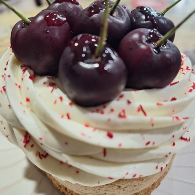 Dacquoise marron  cerise image