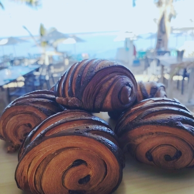 Le Pain au Chocolat Maison image