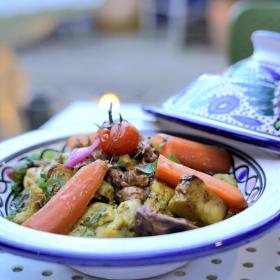 Tajine de poulet aux olives et citron confit image
