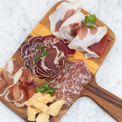 Assiette de charcuterie italienne image