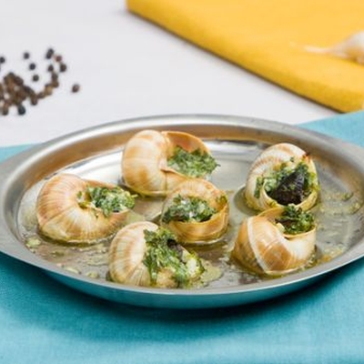 escargots de bourgogne en persillade image