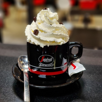 Café con panna image