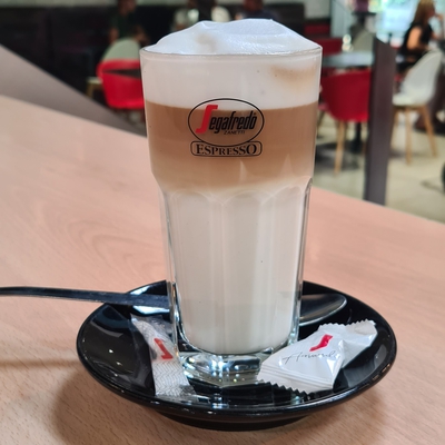 Latte macchiato image