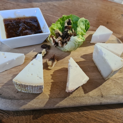 Assiette de fromage de Cargèse et sa confiture de figue image
