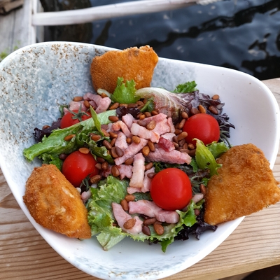 Salade de chèvre (fromage fermier corse "Bartoli") image
