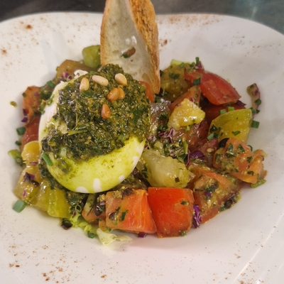 Burrata au Pesto / Tomates d'Antan image