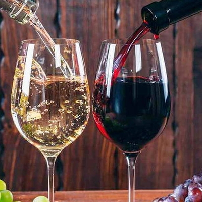 Retrouvez nos vins dans la carte du soir ! image