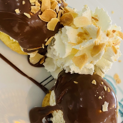 Profiteroles au chocolat ou nutella image