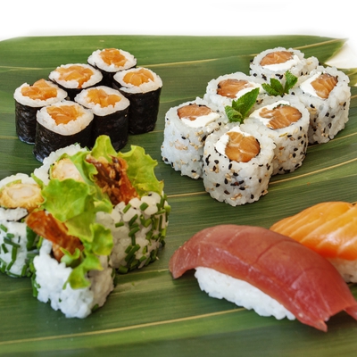 Plateau mix divers sushis (18 pièces) image