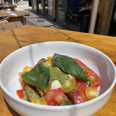 Burrata , Tomates  D'Antan image