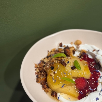 Crispy Delight : roasted fruit, Granola&Fresh yogurt image