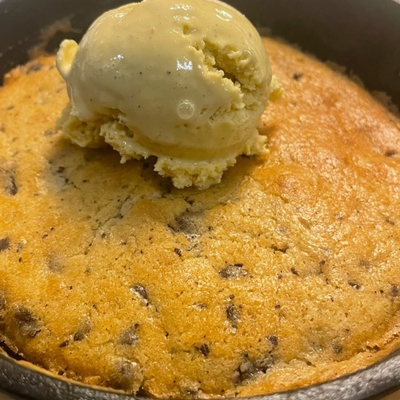 Le cookie maison extra moelleux , boule glace vanille image