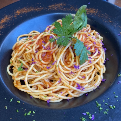 Spaghetti à la tomate basilic image