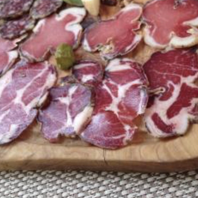 Assiette de charcuterie image