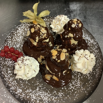 Profiteroles image