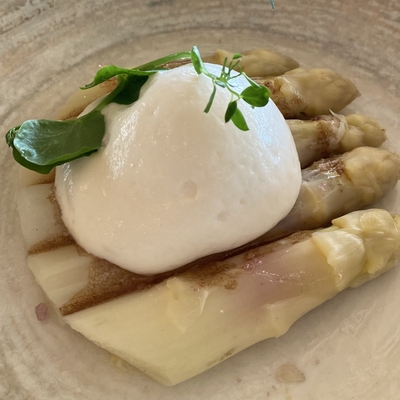 ou ASPERGES BLANCHES & OEUF POCHÉ image