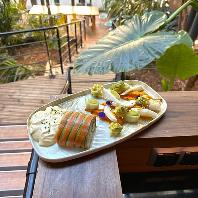 Ballotine de poisson blanc selon arrivage, carottes, courgettes et pesto, (*) image