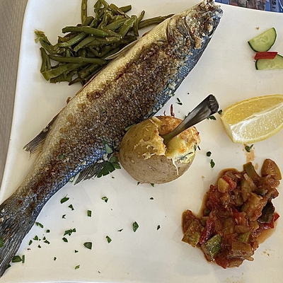 Loup de mer grillé image