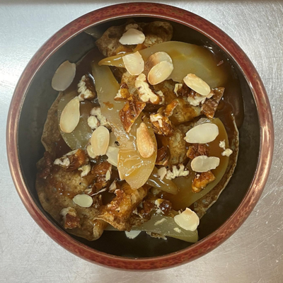 Poire pochées & crepe image