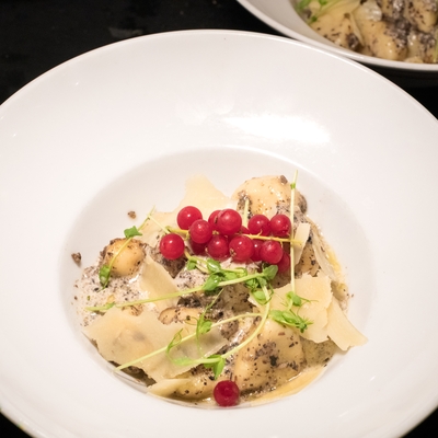 Gnocchi faits maison à la truffe image