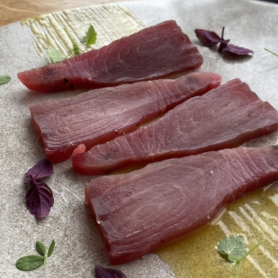 GRAVLAX D'ESPADON A LA BETTERAVE image
