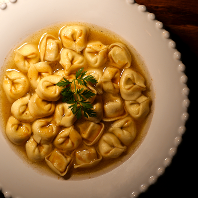 TORTELLINI IN BRODO image