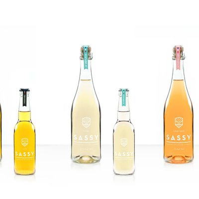 Cidre 75clDes cidres alliant finesse et légèreté, rafraîchissant et intensément fruité. Nés au Chateau de Sassy image