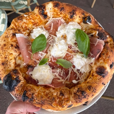 pizza rossa image