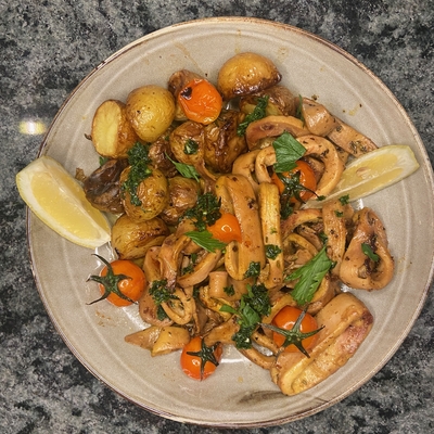 Calamars rouge à la plancha en persillade image