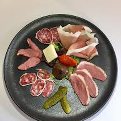 assiette de charcuterie image