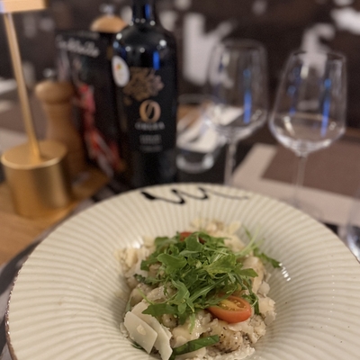 GNOCCHI frais à la crème parsemé de copeaux de truffe noire à l huile image