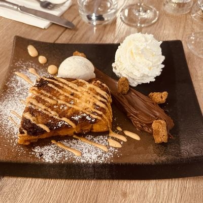 Brioche façon pain perdu, nutella, glace vanille, coulis caramel&chantilly image