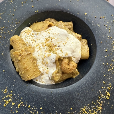 Paccheri al pesto di pistacchi et crevettes image