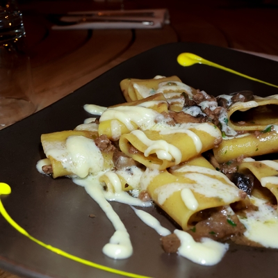 Paccheri viande hachée et champignons image