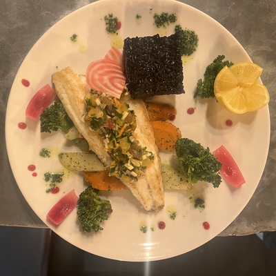 Filet de loup légumes  riz image