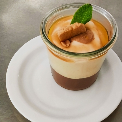 Dessert: Verrine au chocolat noir et beurre de cacahuète, croustillant canistrelli image
