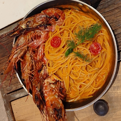 Poêlon de pâtes aux gambas image