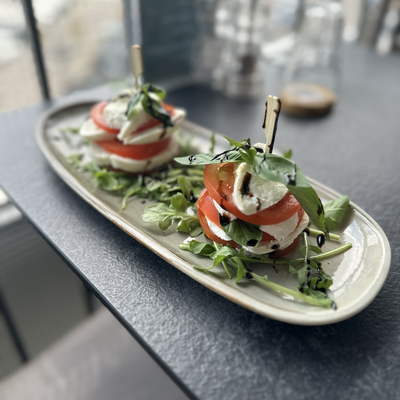 Salade Caprese en Mille-Feuille image