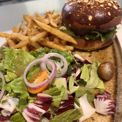Burger U Locu image
