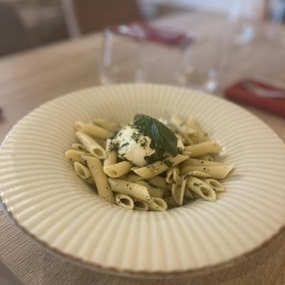 Penne à la burrata image