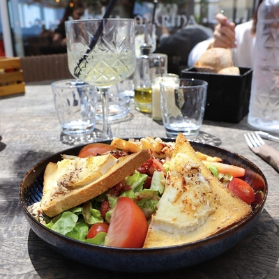 Salade de chèvre chaud image
